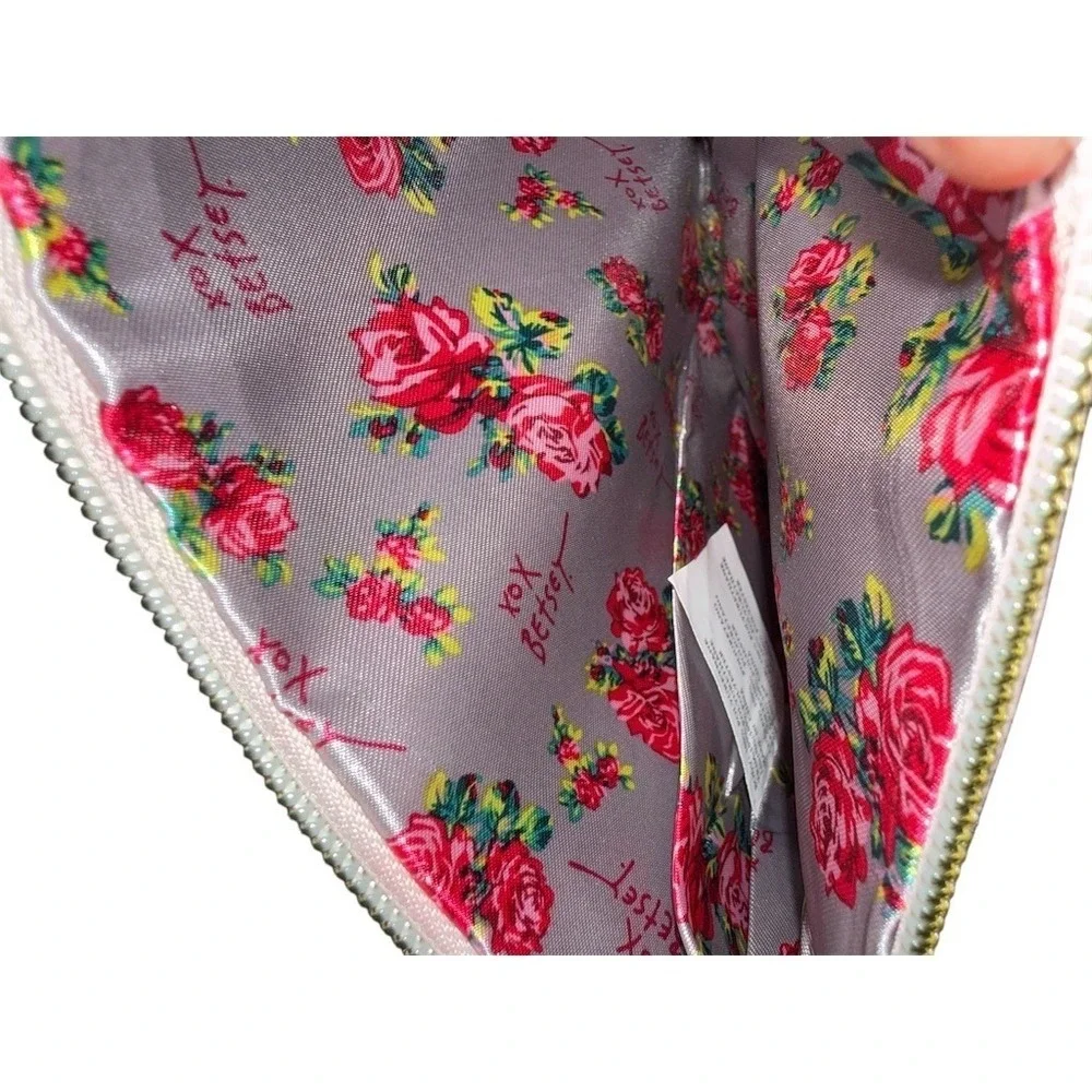 Betsey Johnson Wristlet Clutch Womens Small Blush‎ Pink Zip Floral Lined